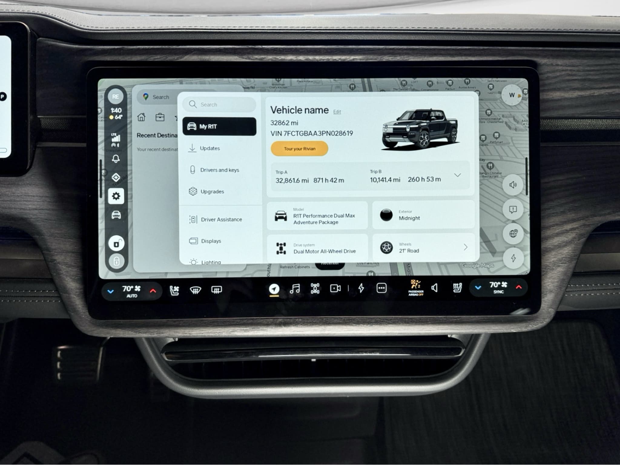 2023 Rivian R1T view 14