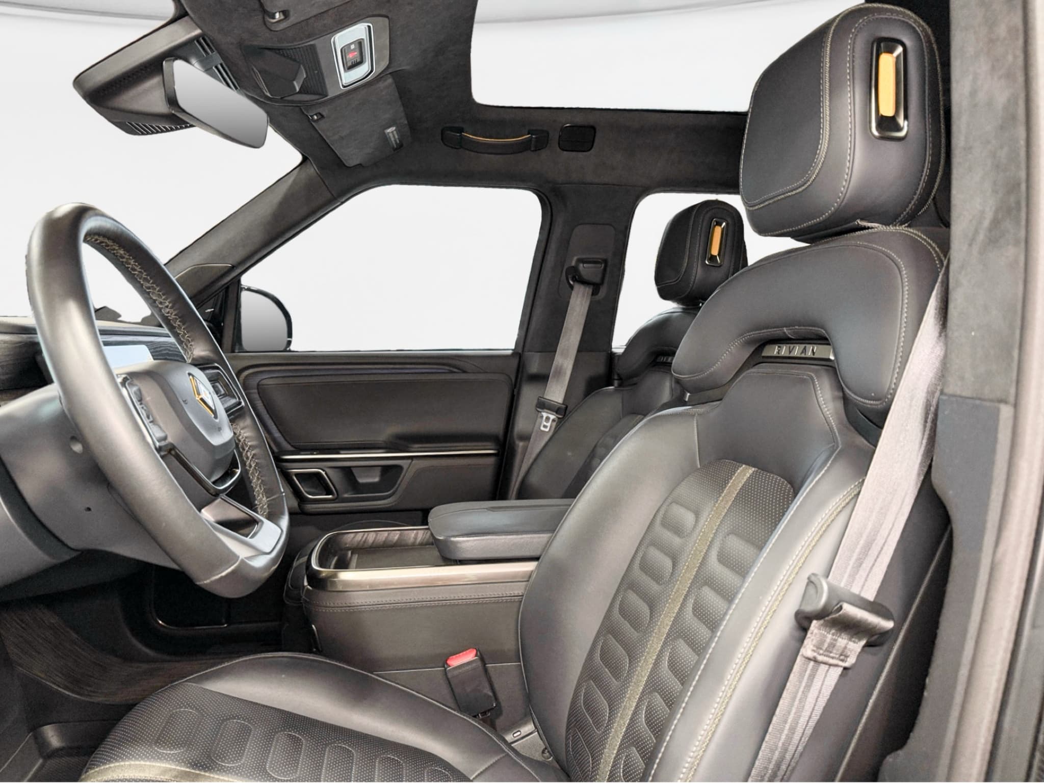 2023 Rivian R1T view 18
