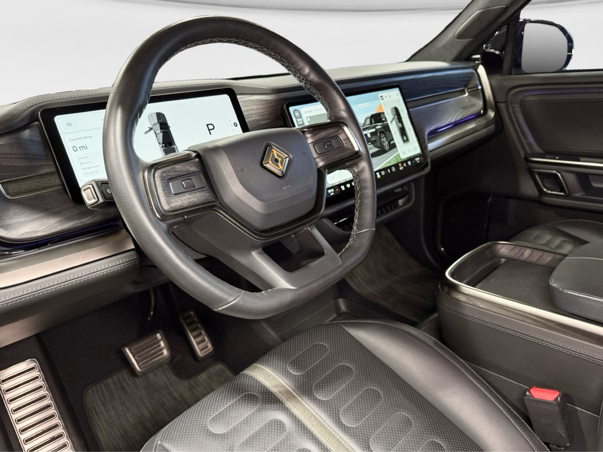 2023 Rivian R1T view 19