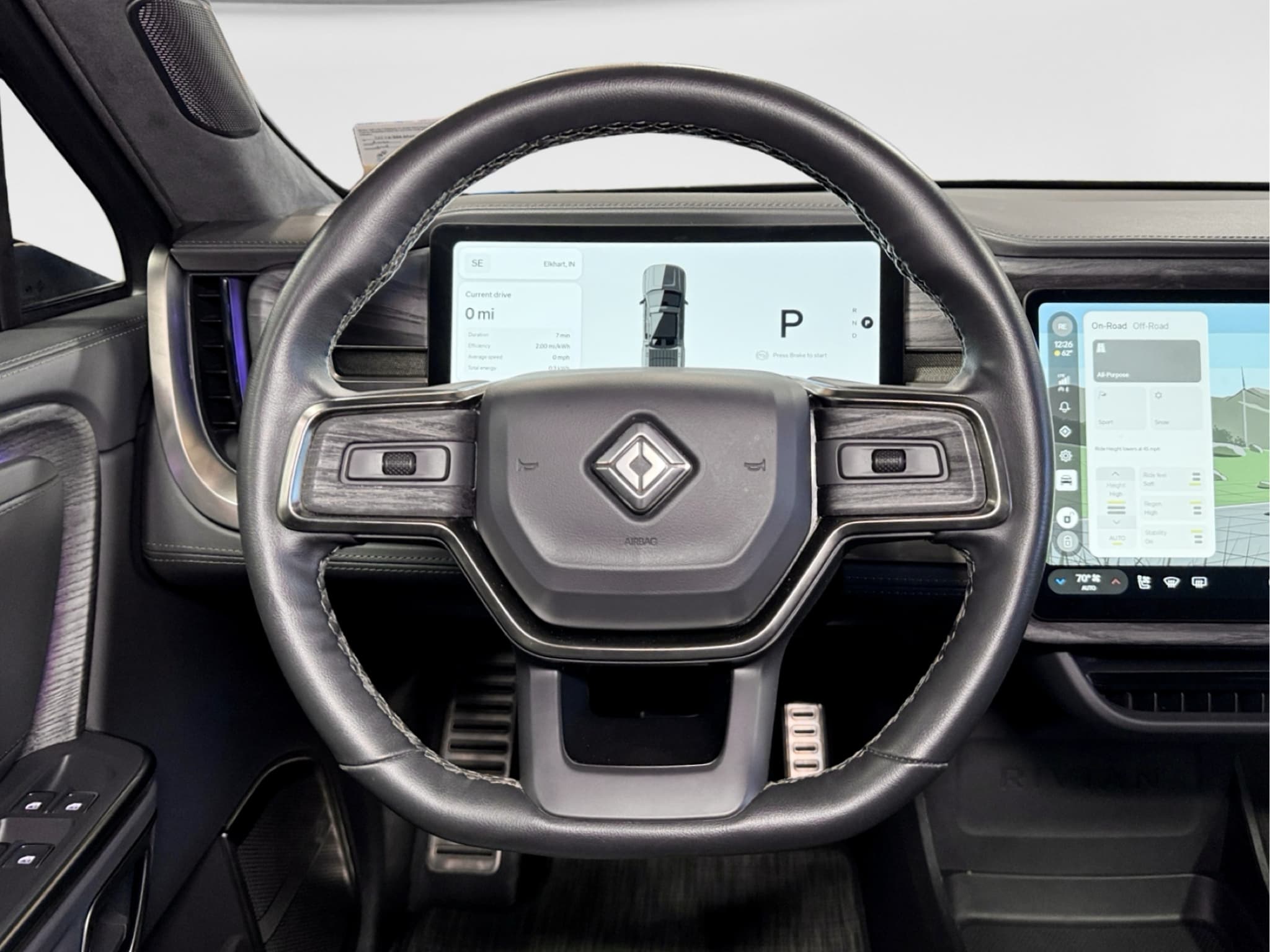 2023 Rivian R1T view 9