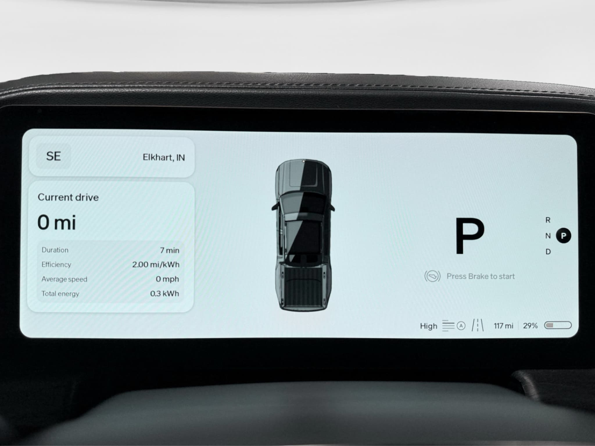 2023 Rivian R1T view 10