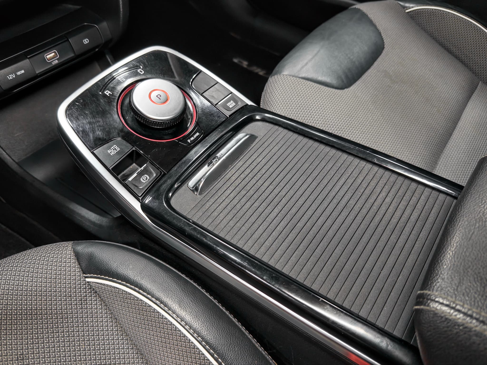 2019 Kia Niro EV view 18