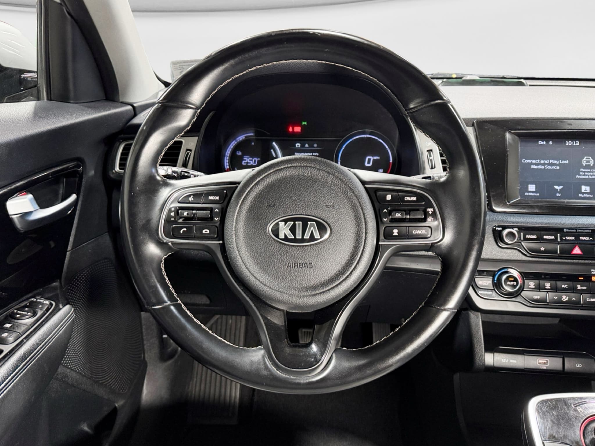 2019 Kia Niro EV view 8