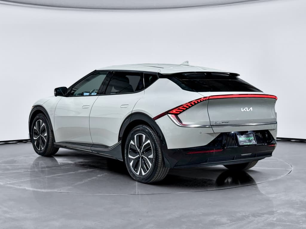 2022 Kia EV6 view 2