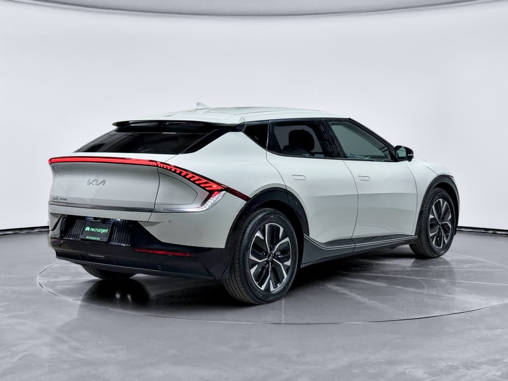 2022 Kia EV6 view 3