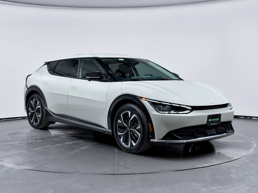 2022 Kia EV6 view 4