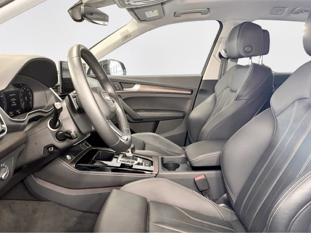 2025 Audi Q5 e view 17