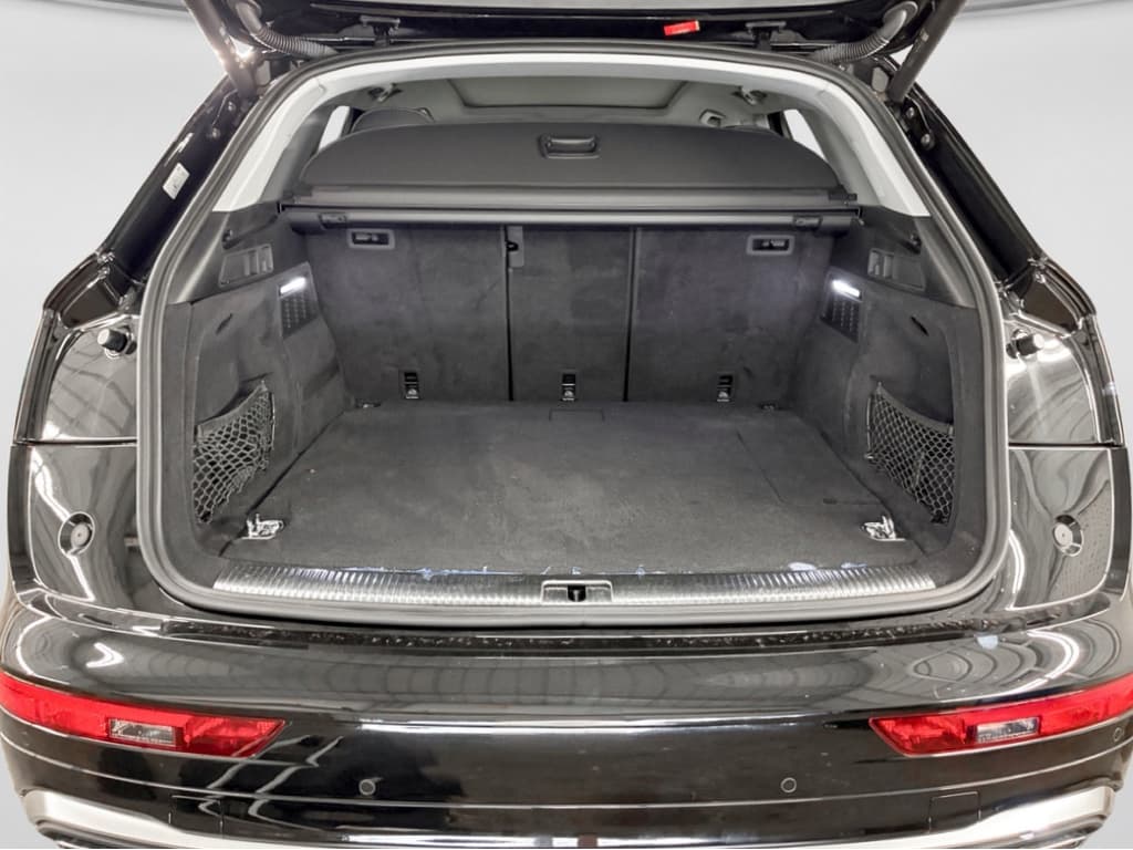 2025 Audi Q5 e view 24