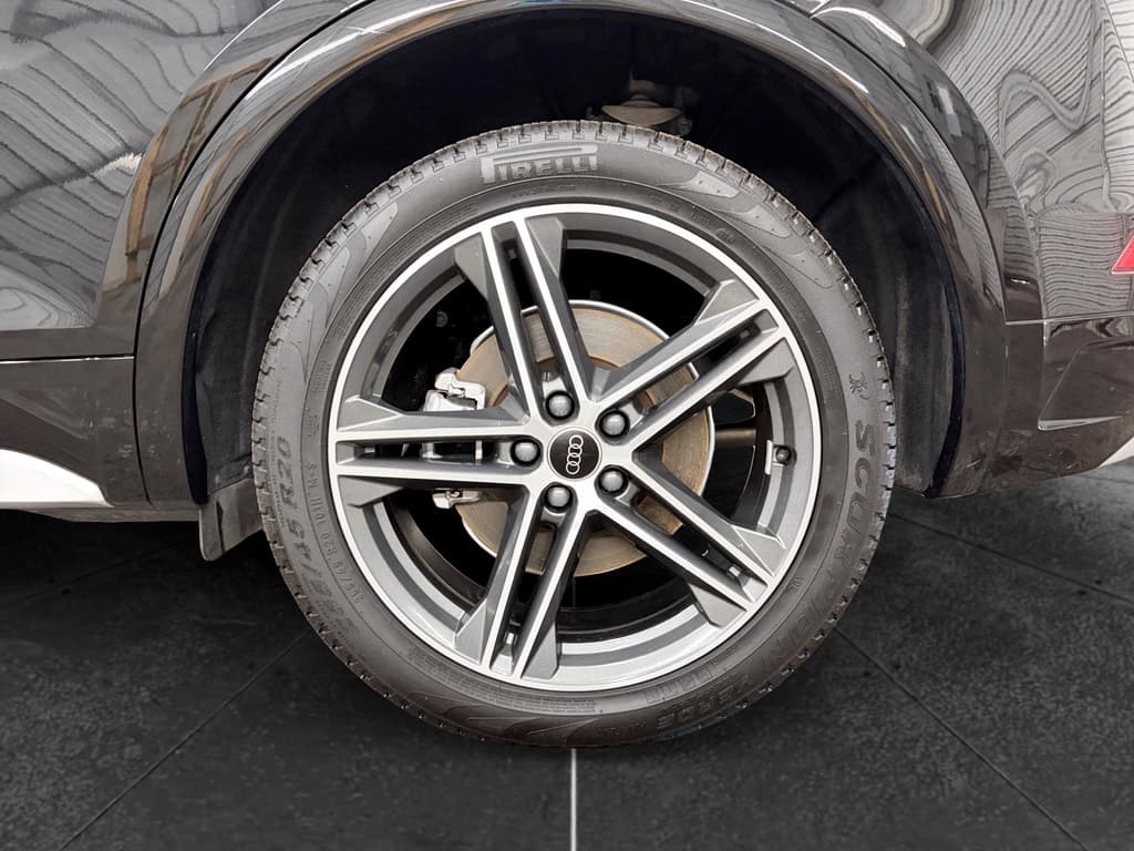 2025 Audi Q5 e view 33