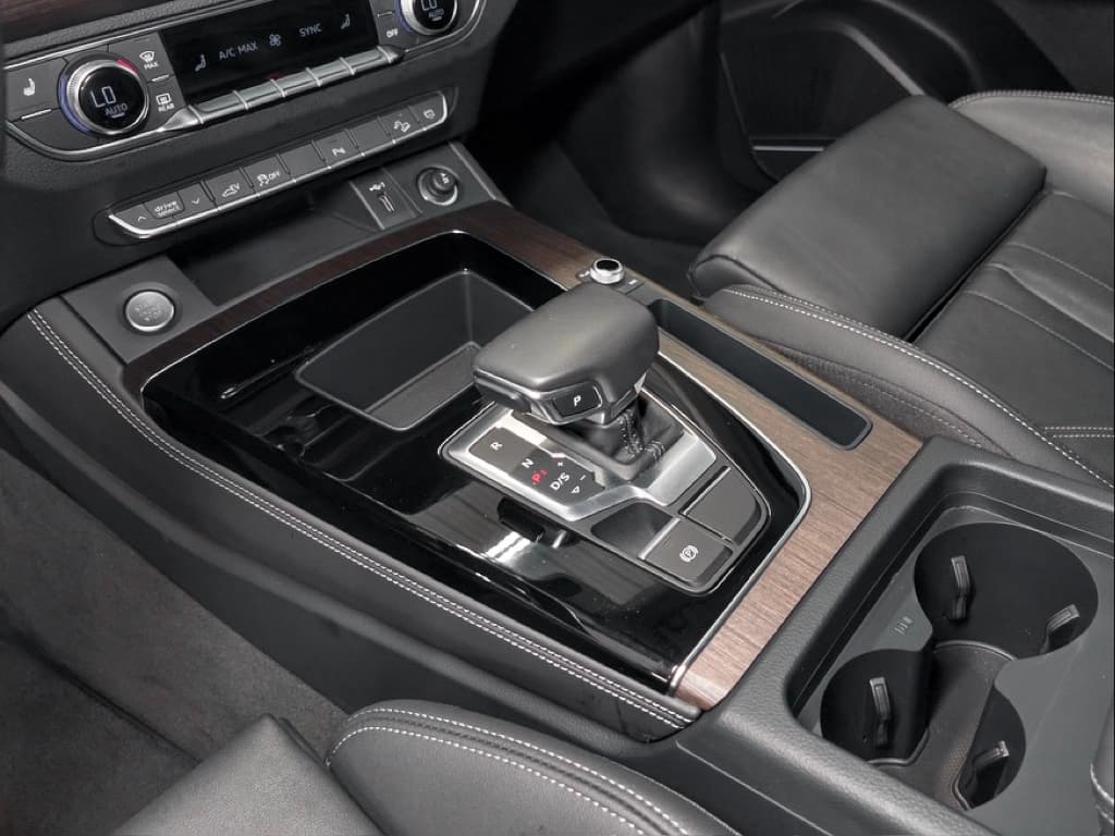 2025 Audi Q5 e view 19