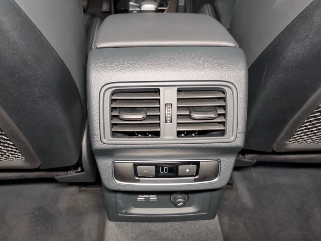 2025 Audi Q5 e view 21
