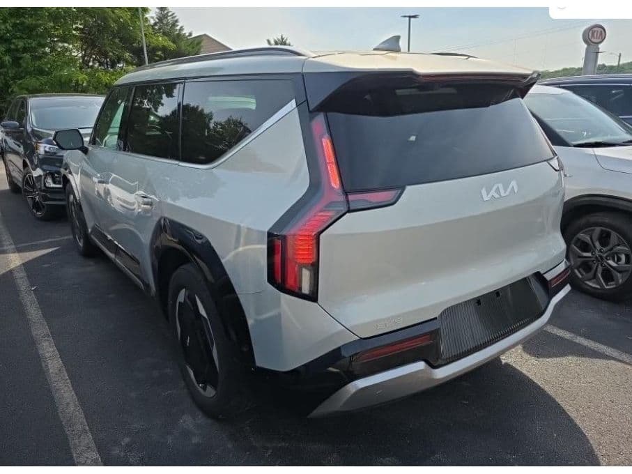 2024 Kia EV9 view 2