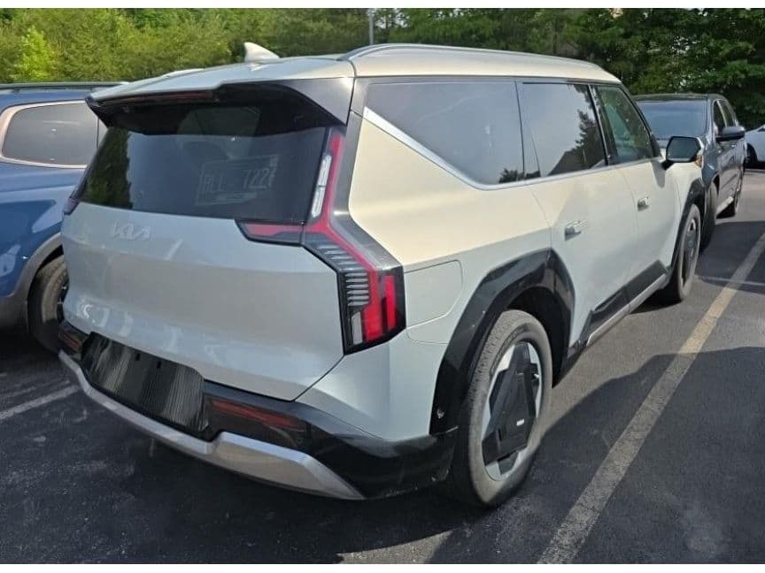 2024 Kia EV9 view 3