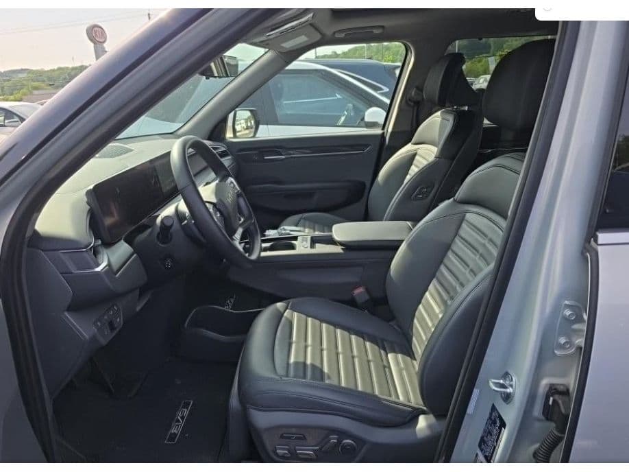 2024 Kia EV9 view 5