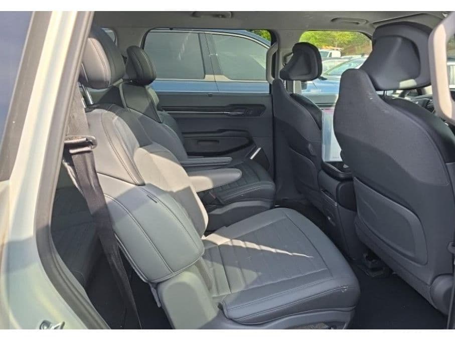 2024 Kia EV9 view 6