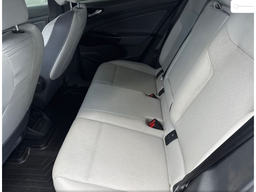 2021 Volkswagen ID.4 view 10