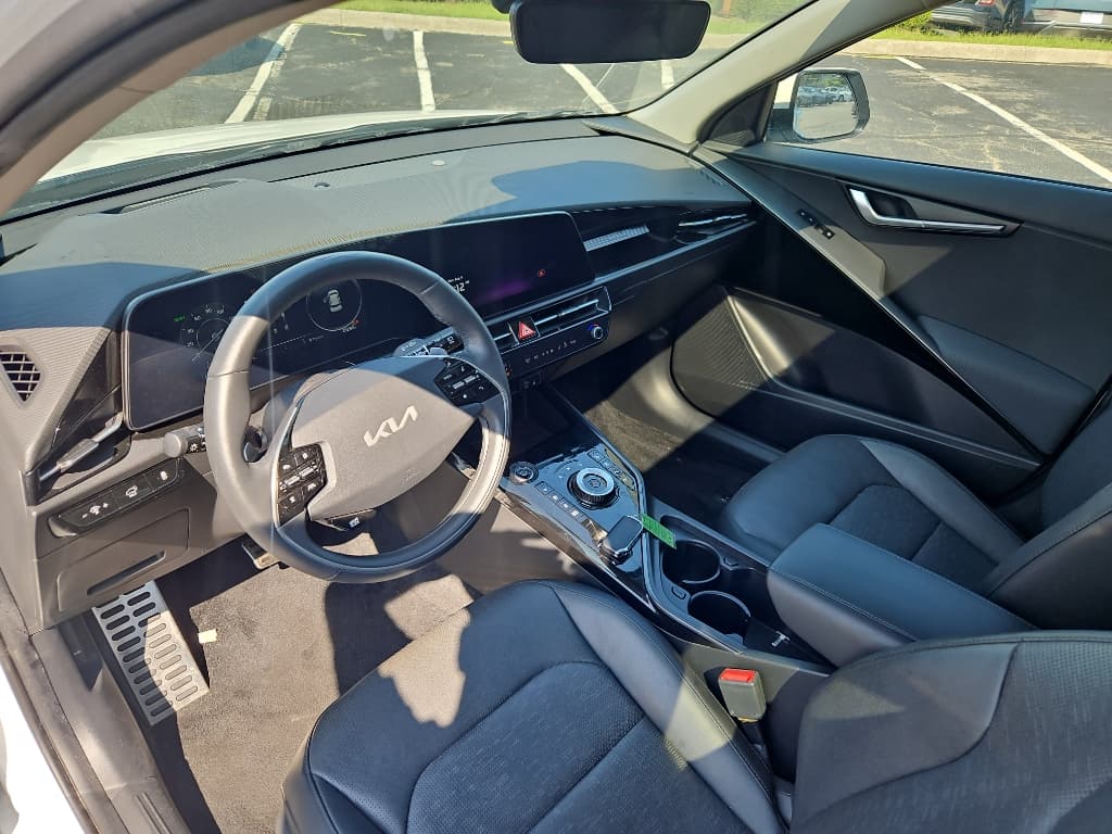 2023 Kia Niro EV view 6