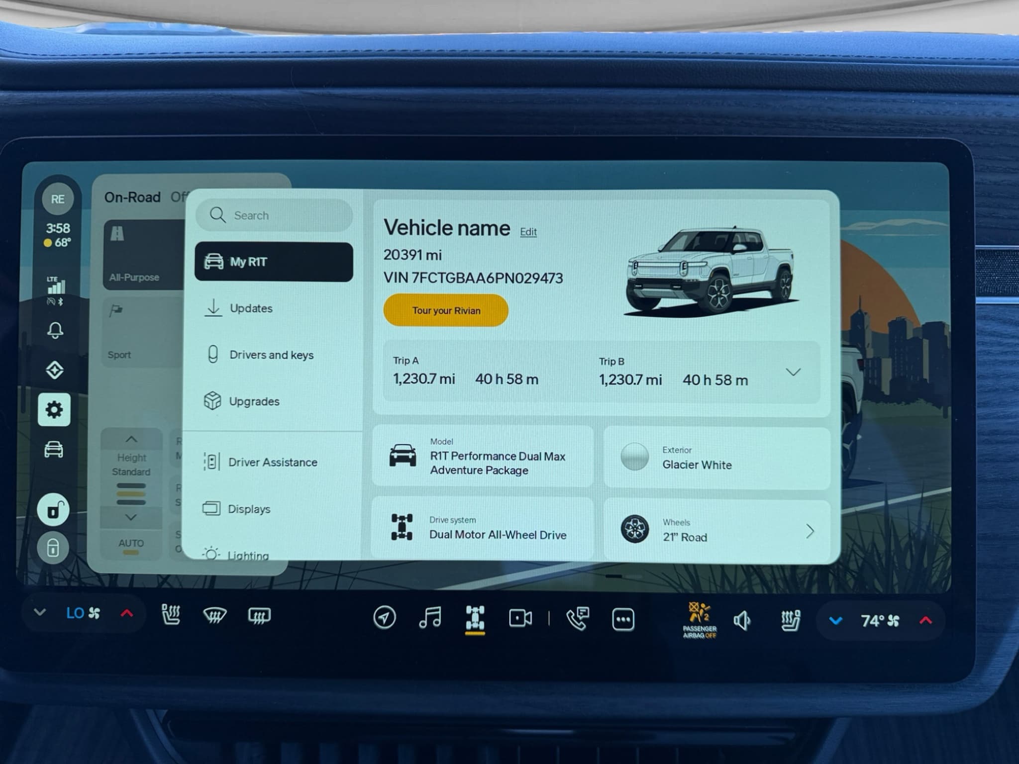 2023 Rivian R1T view 10
