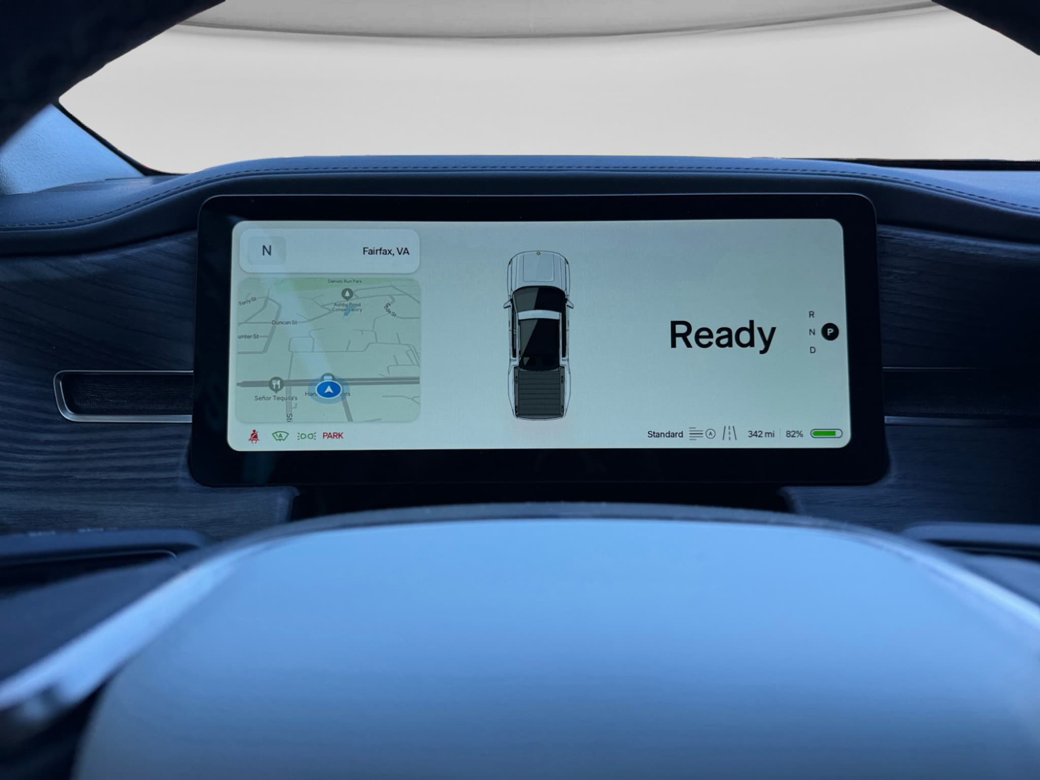2023 Rivian R1T view 8