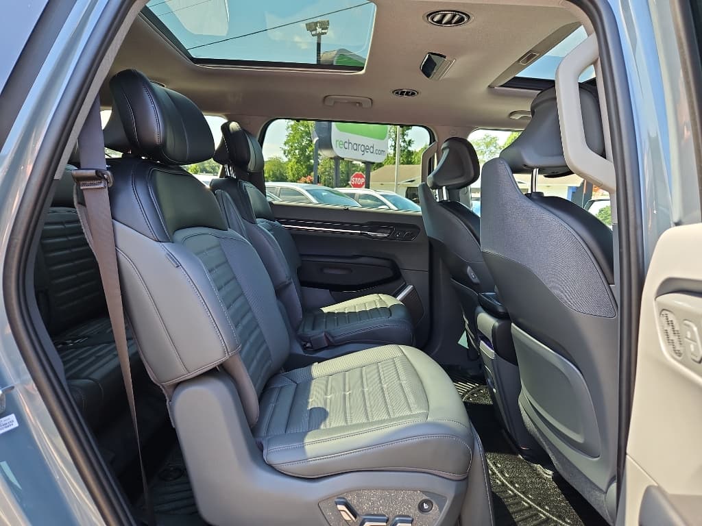 2024 Kia EV9 view 22
