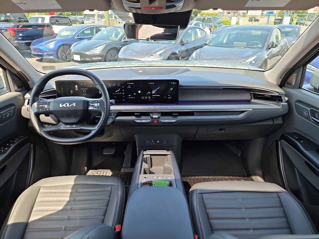 2024 Kia EV9 view 16
