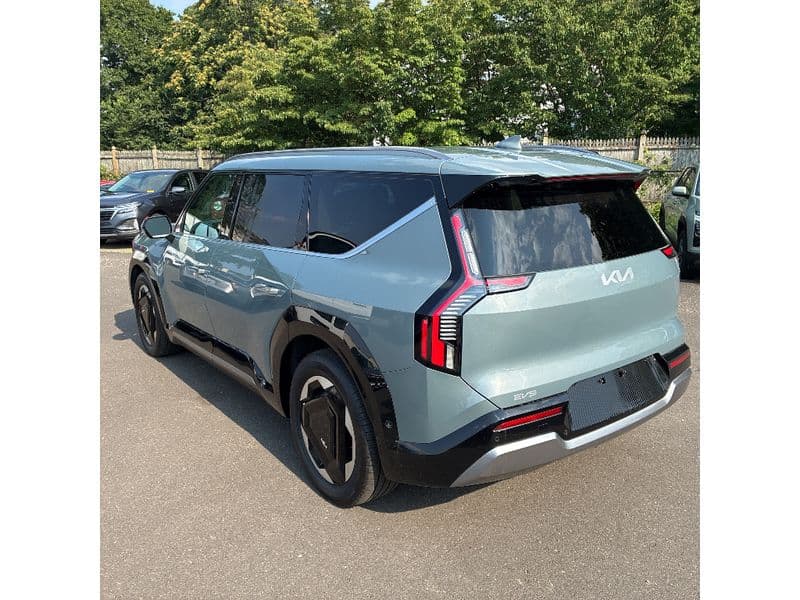 2024 Kia EV9 view 3