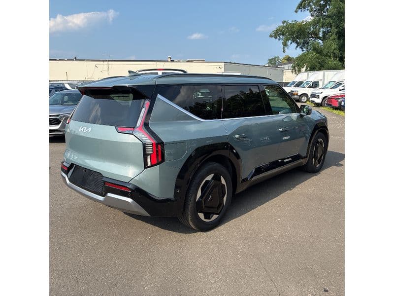 2024 Kia EV9 view 5