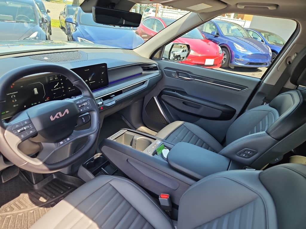 2024 Kia EV9 view 17