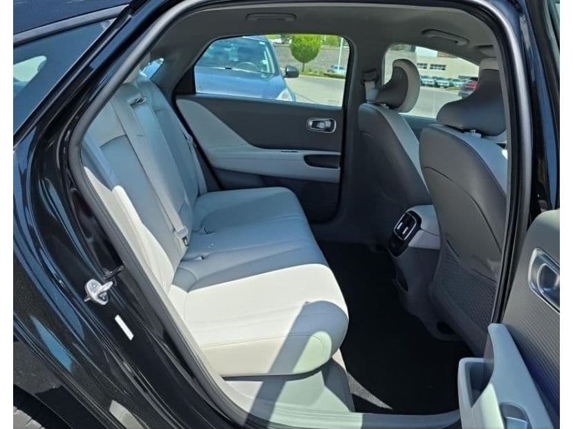 2023 Hyundai IONIQ 6 view 6