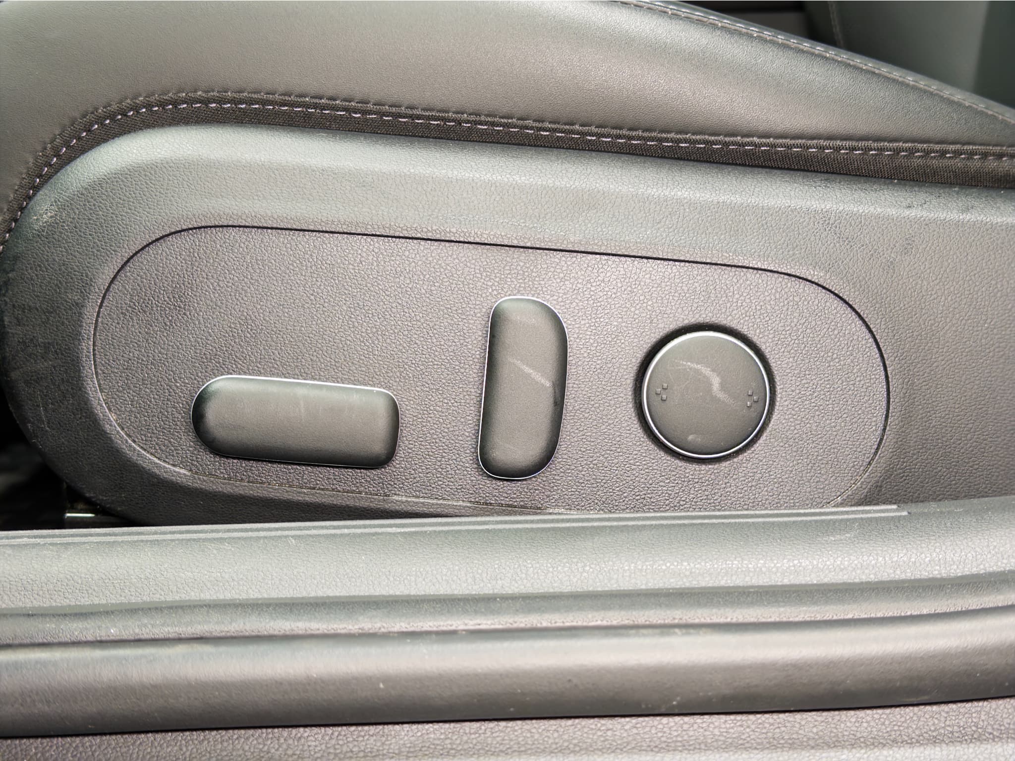 2023 Hyundai IONIQ 6 view 7