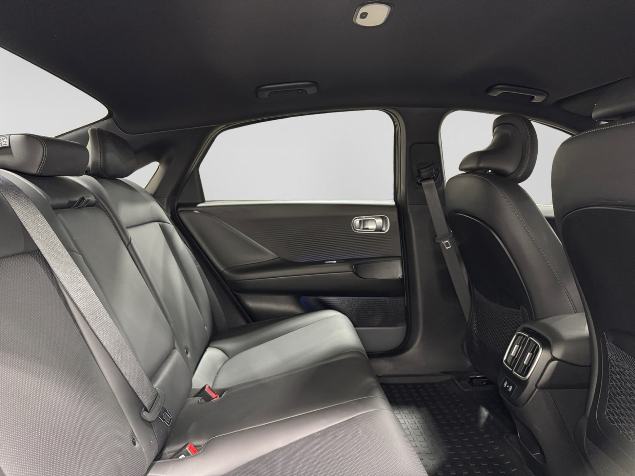 2023 Hyundai IONIQ 6 view 22
