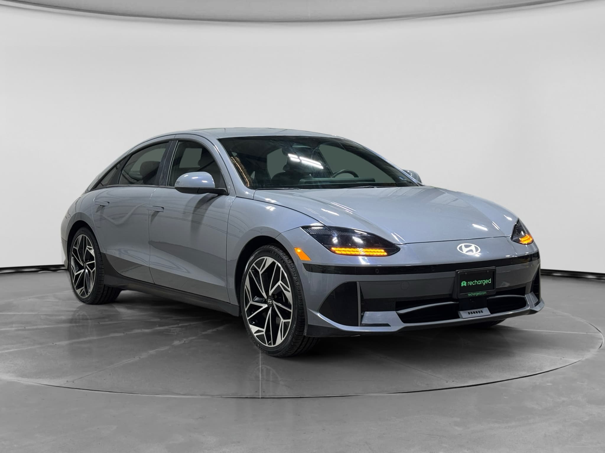 2023 Hyundai IONIQ 6 view 4