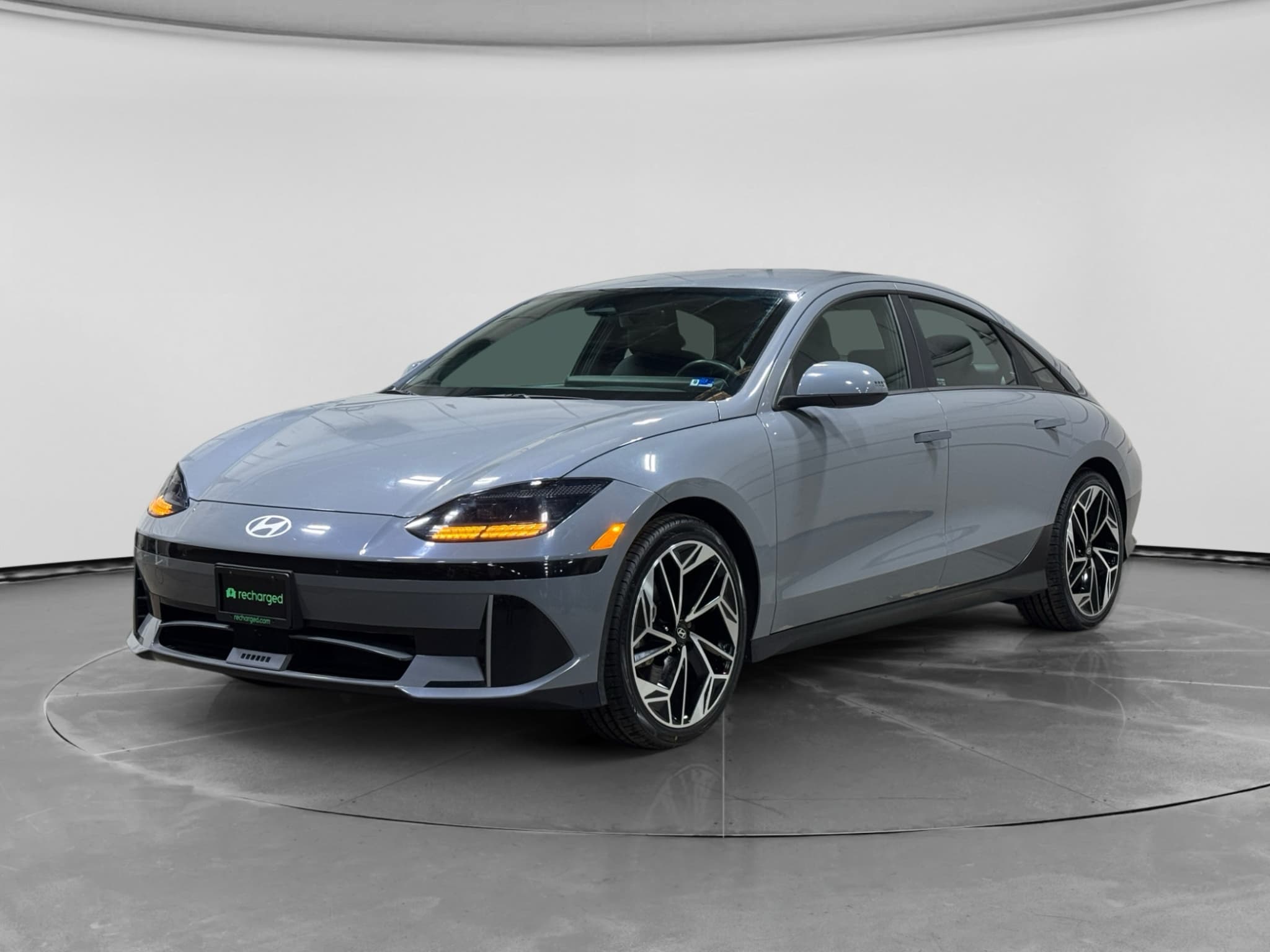2023 Hyundai IONIQ 6 view 1