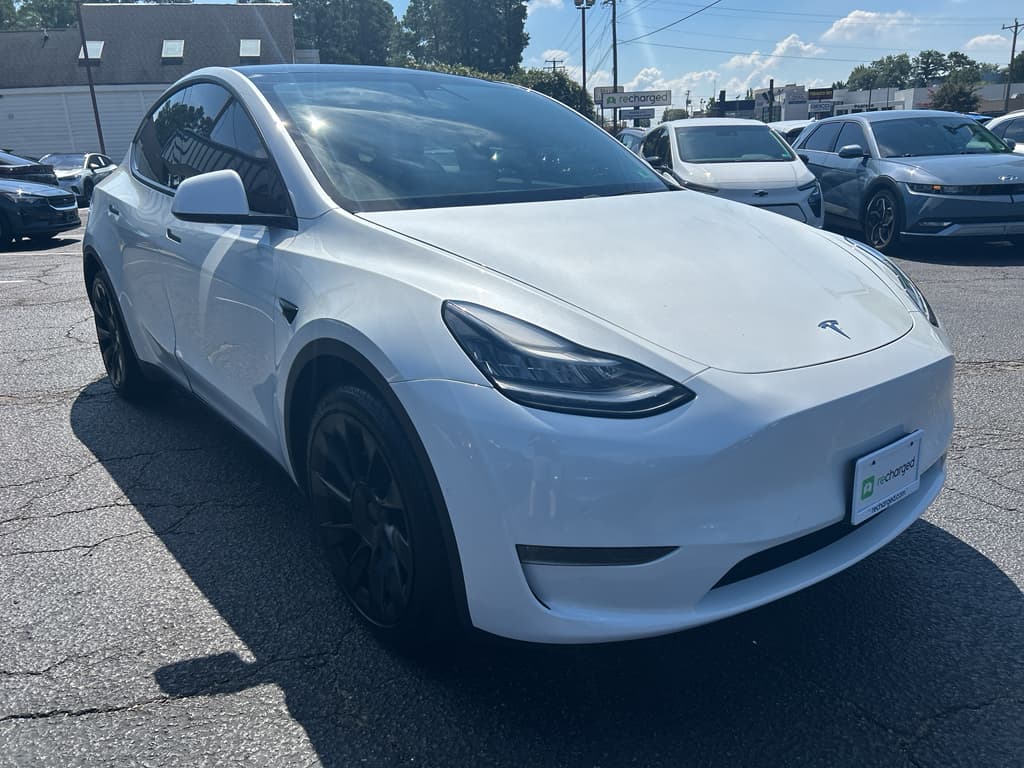 2020 Tesla Model Y view 4