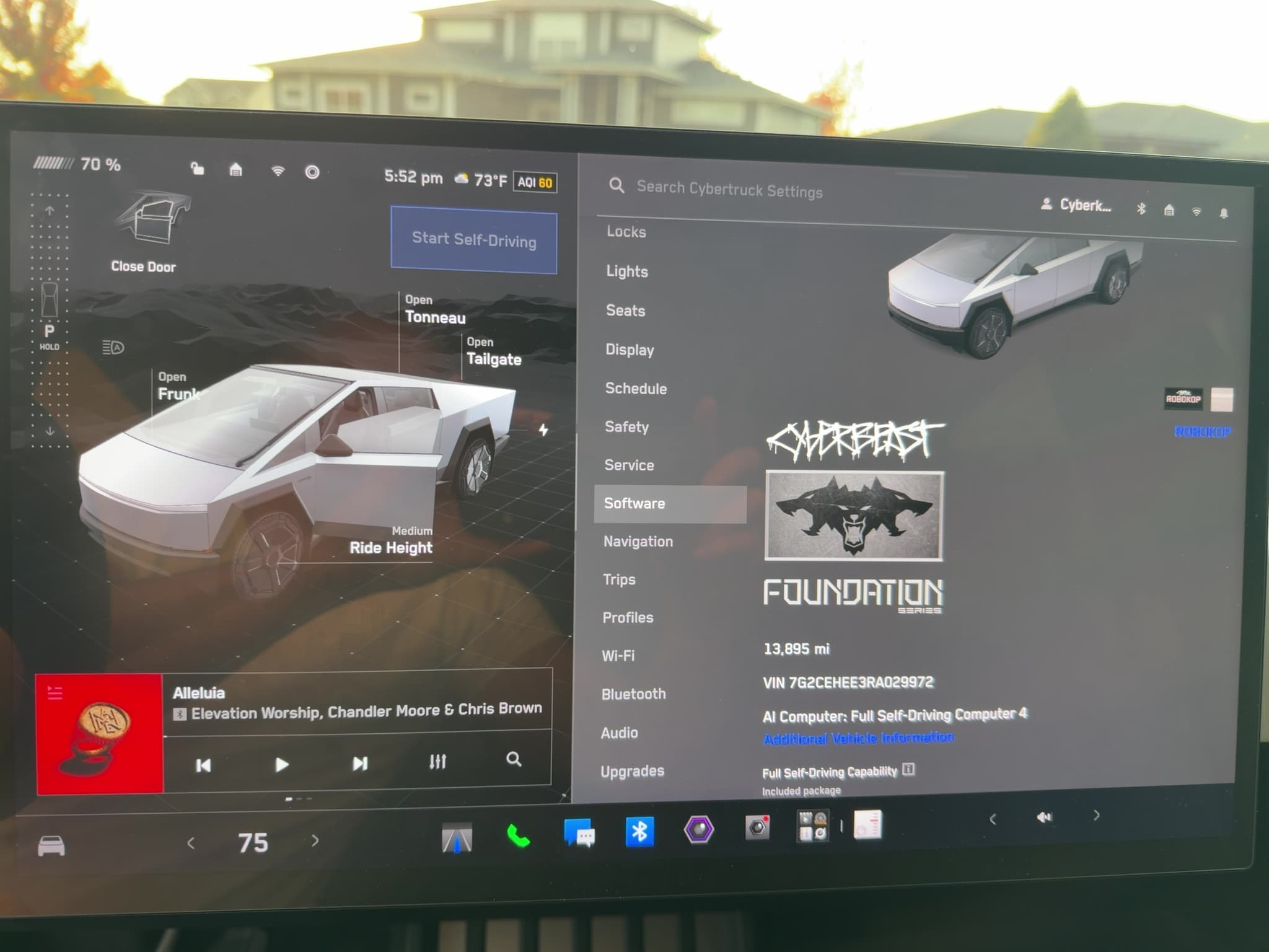 2024 Tesla Cybertruck view 9