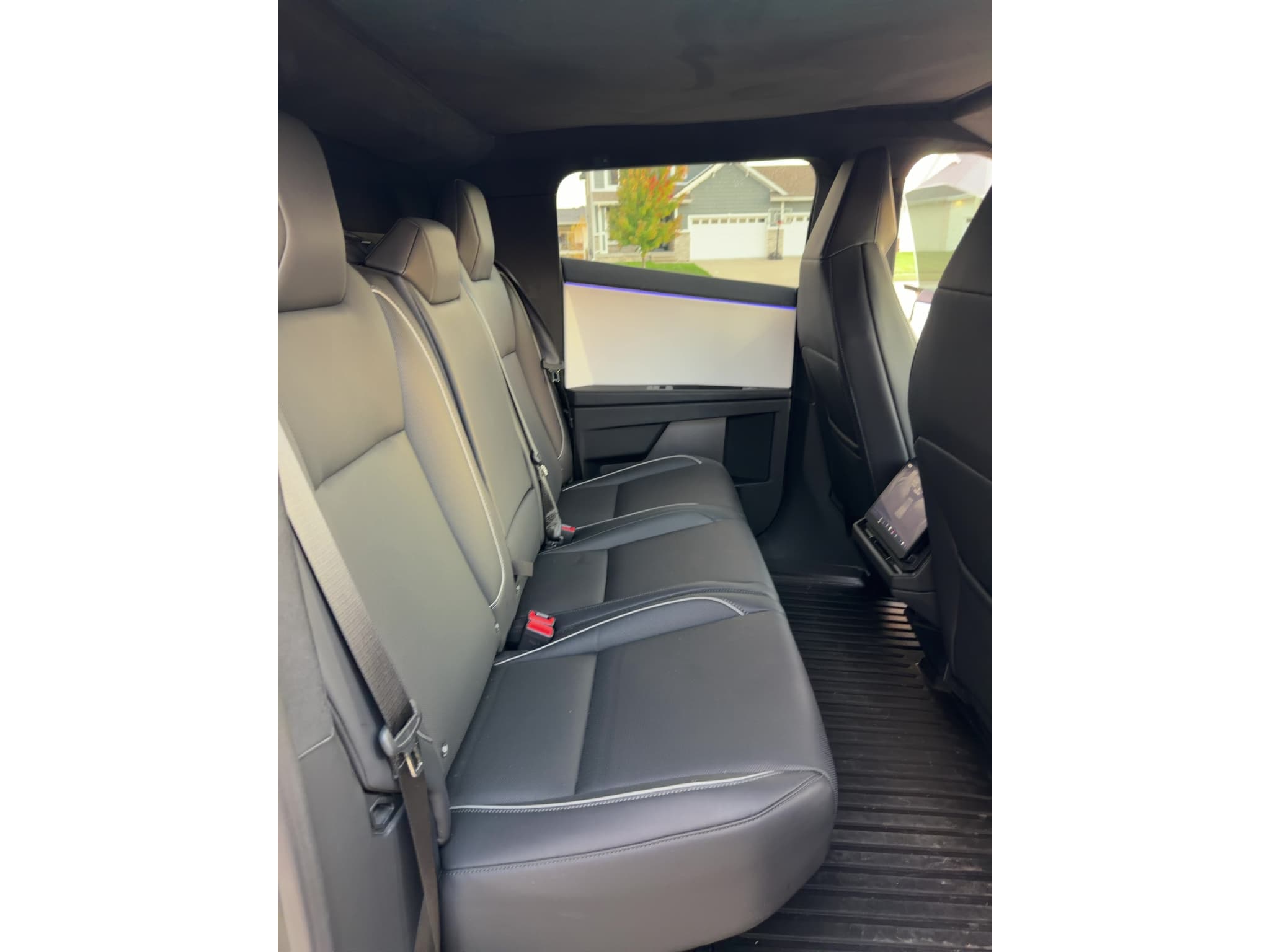 2024 Tesla Cybertruck view 8