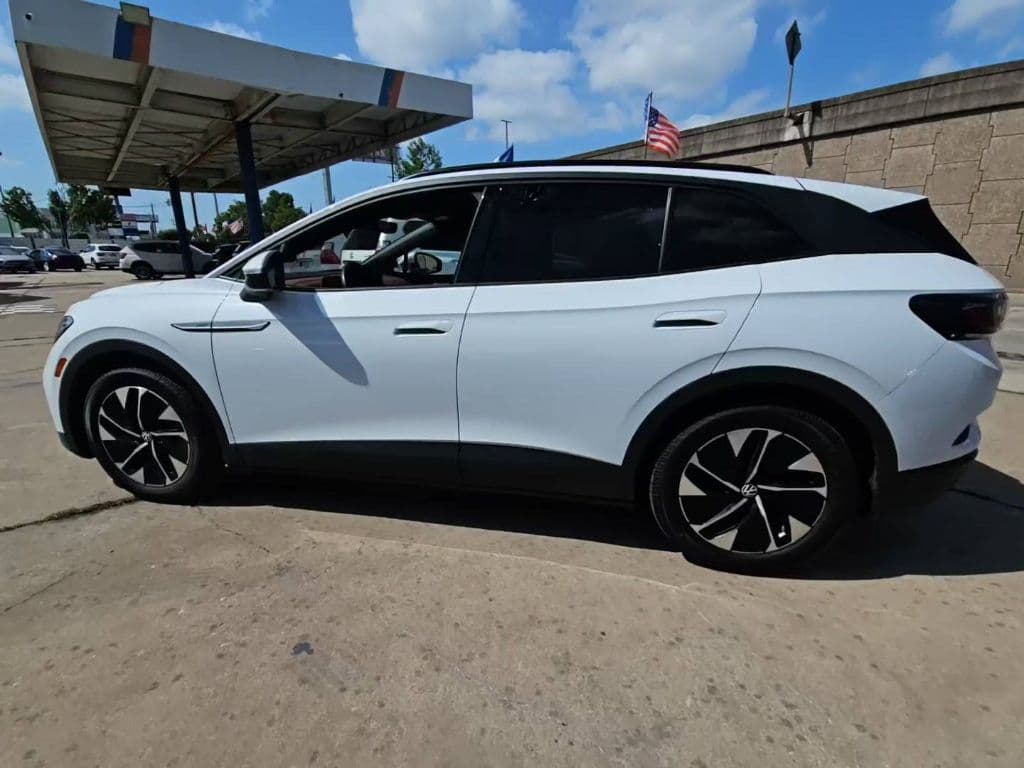 2021 Volkswagen ID.4 view 2