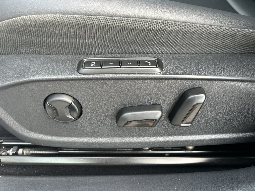 2021 Volkswagen ID.4 view 7