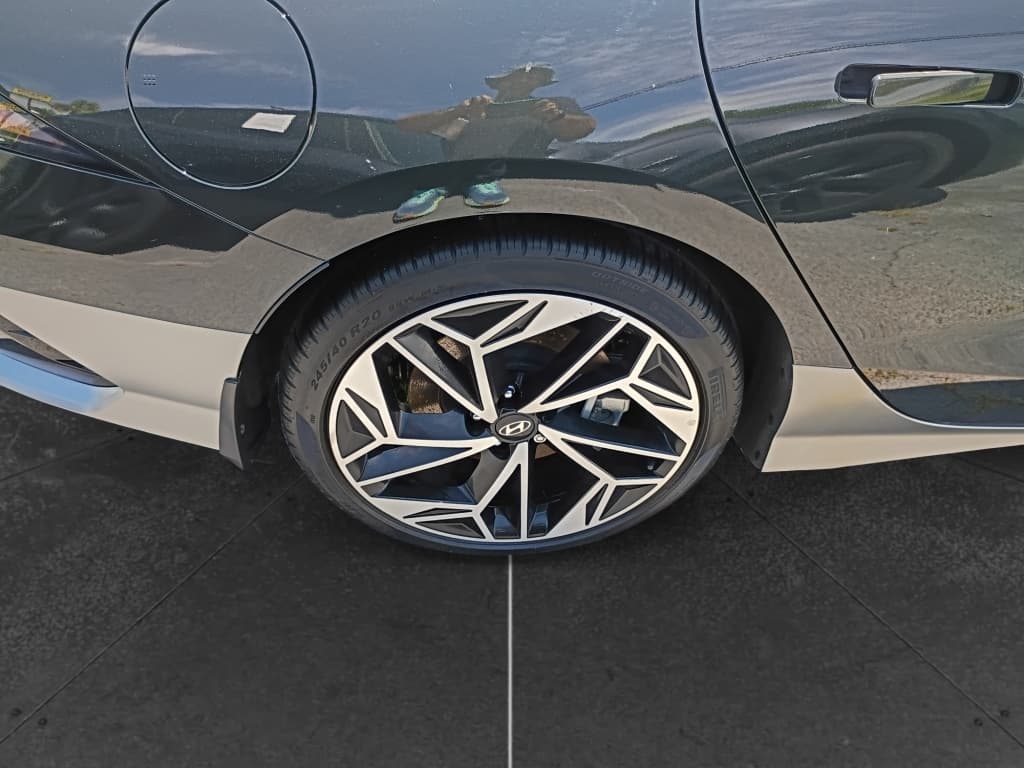 2023 Hyundai IONIQ 6 view 11