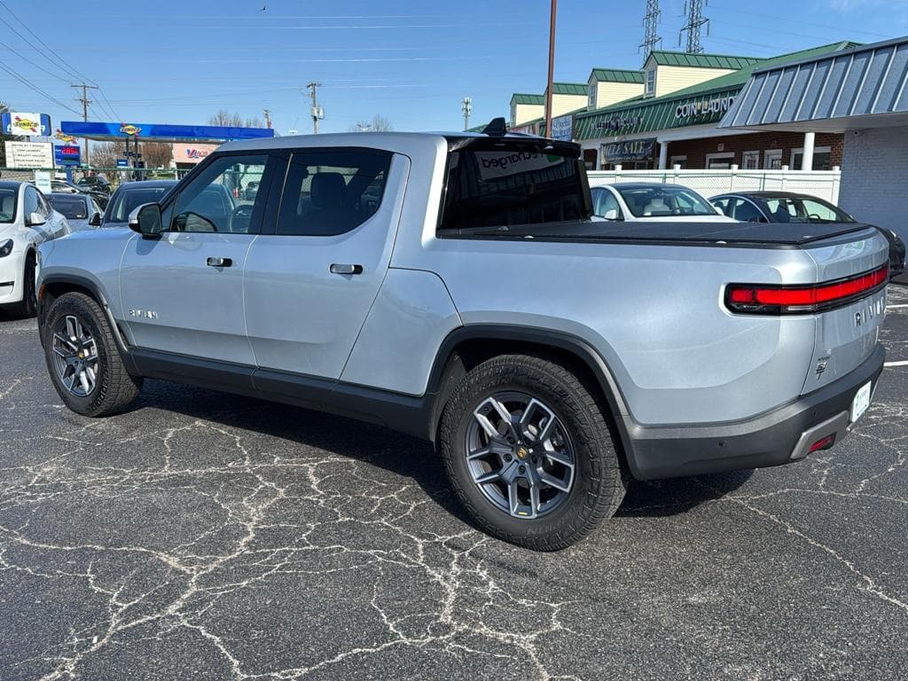 2024 Rivian R1T view 2