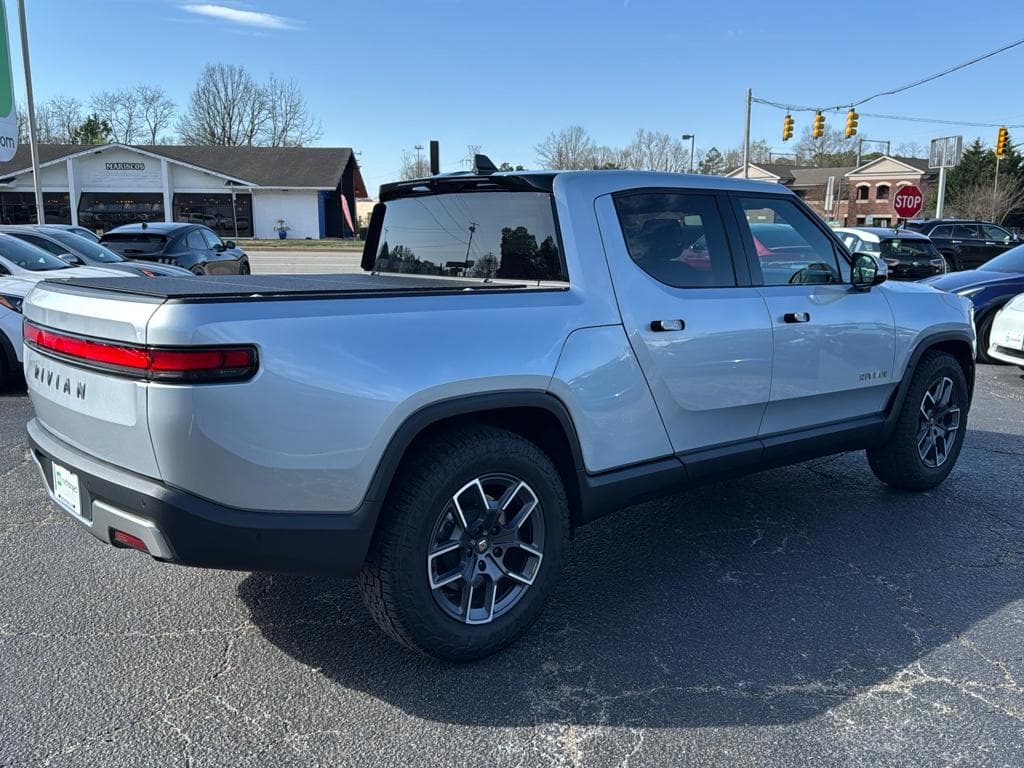 2024 Rivian R1T view 3