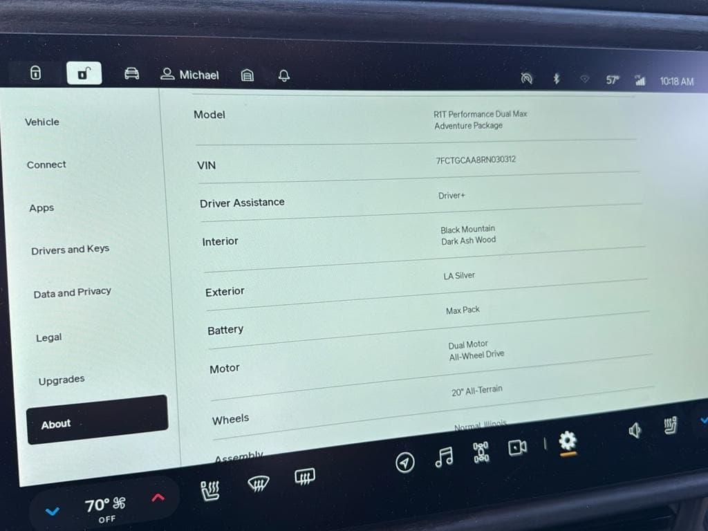 2024 Rivian R1T view 9