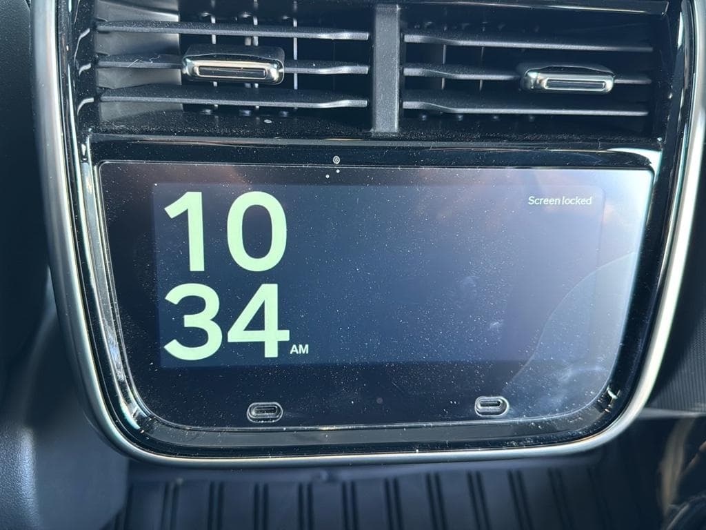2024 Rivian R1T view 21