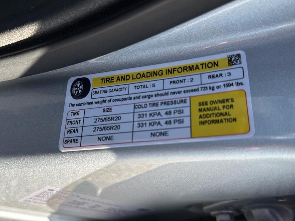 2024 Rivian R1T view 33