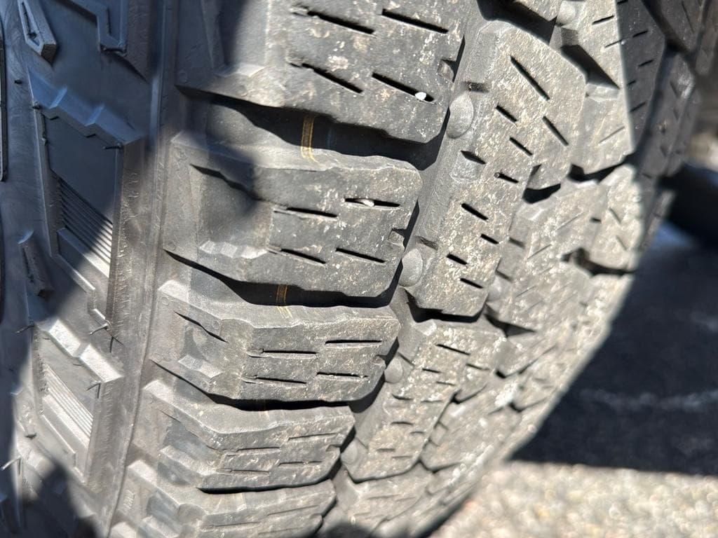 2024 Rivian R1T view 37