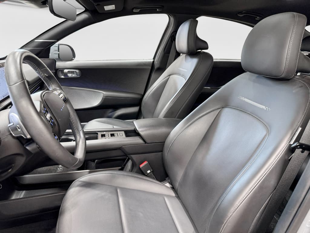 2023 Hyundai IONIQ 6 view 16