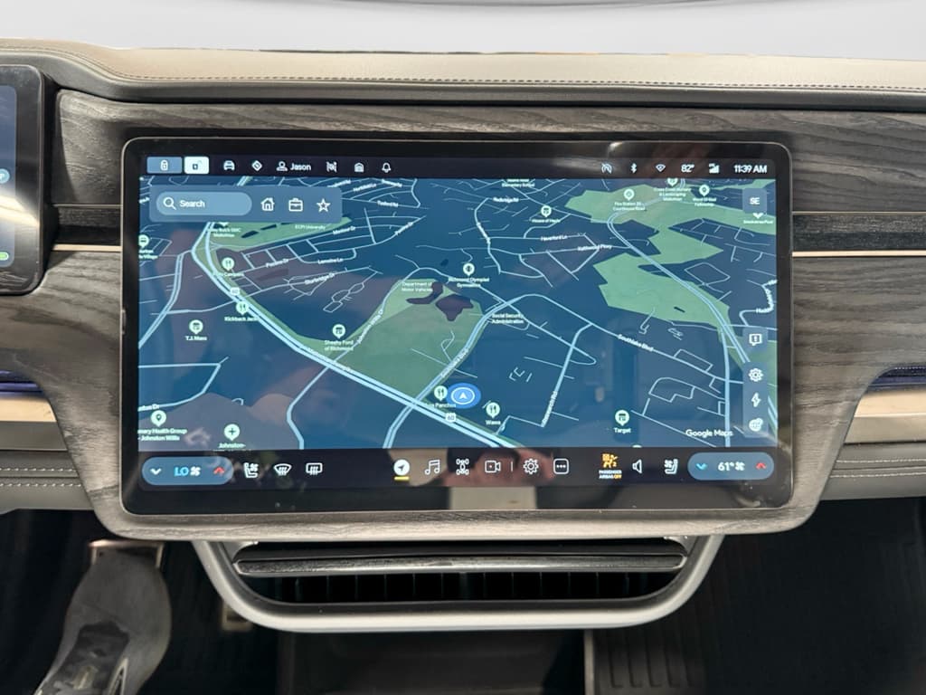 2024 Rivian R1T view 14