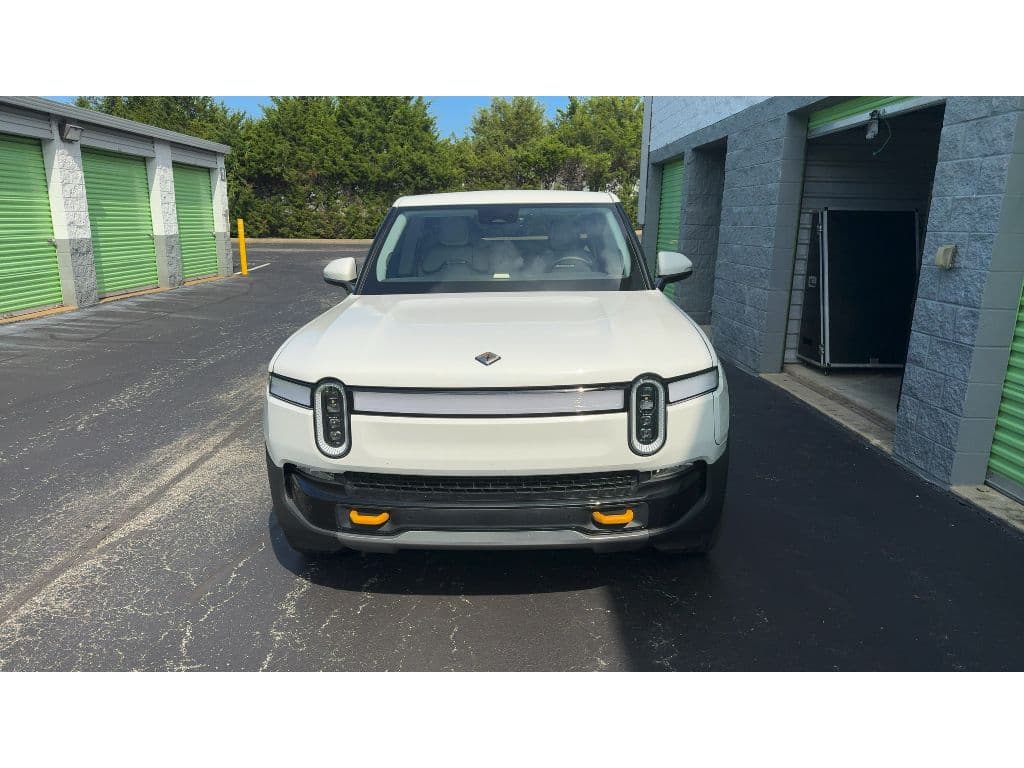 2024 Rivian R1T view 6
