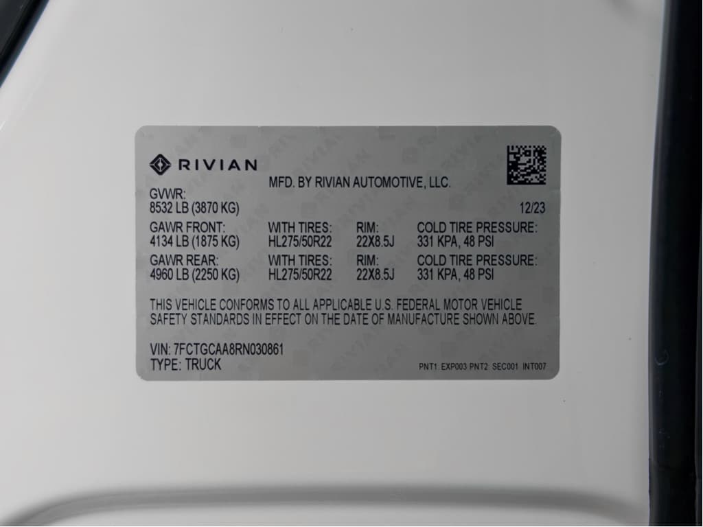 2024 Rivian R1T view 29