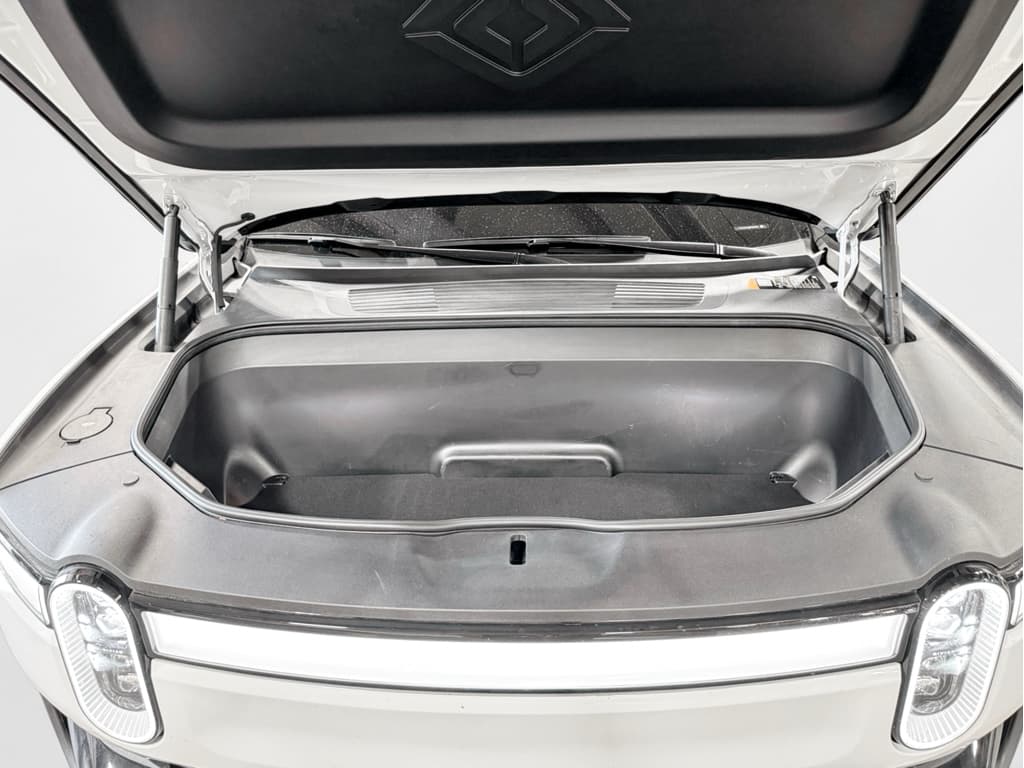 2024 Rivian R1T view 24